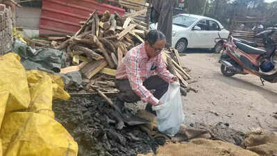 Chulhas Burn As LPG Flickers