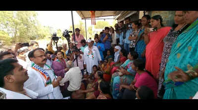 Maha Cong president demands Modi face public as fuel shortage hits households and hotels