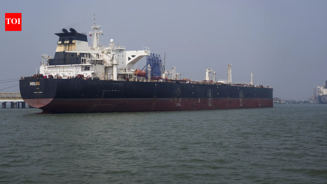 Crude tankers from Russia, Liberia on way to Indian ports