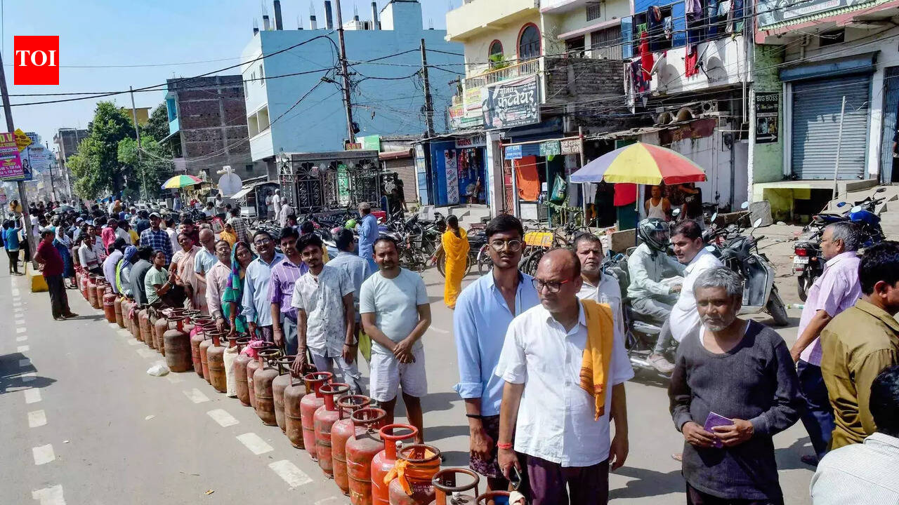LPG Crisis in India Live Updates: Hyderabad’s food industry stares at Rs 100 crore daily losses; Coimbatore gas dealer caught hoarding 1,000 LPG cylinders
