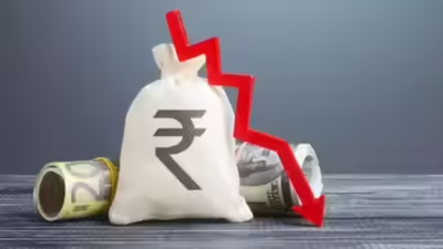 No respite for rupee, falls to new low of 92.48 vs $