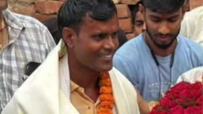 Village throws party for ‘IAS officer’, later discover UPSC rank belongs to someone else; video goes viral