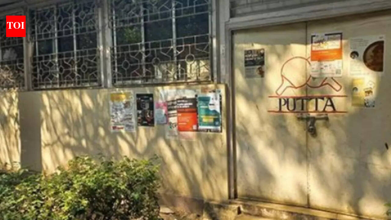 LPG shortage in Kolkata: Dry snacks replace roll, dosa on campus menu