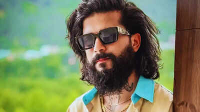 YouTuber UK 07 Anurag Dobhal's condition turns 'serious' after car crash incident on Delhi-Meerut expressway; manager shares health update