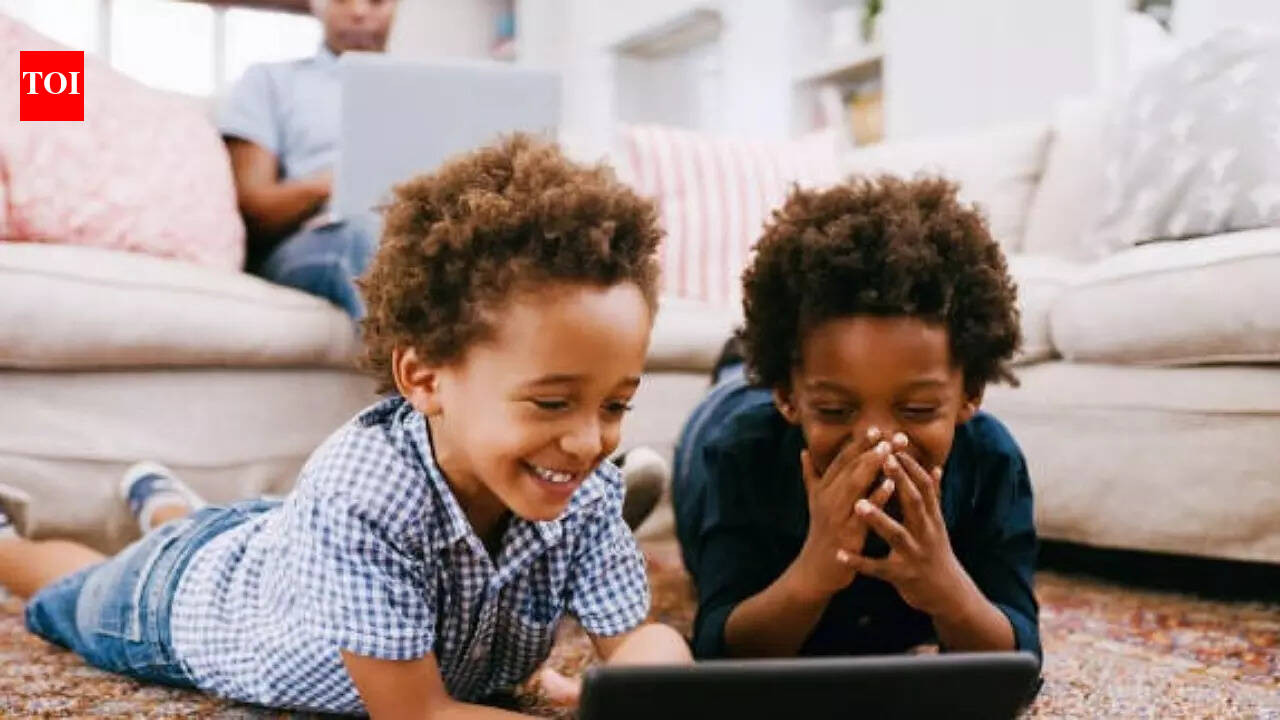 Why toddlers enjoy helping parents with simple tasks