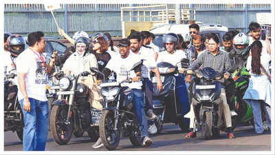 City activists take to the streets, seek review of street dog order