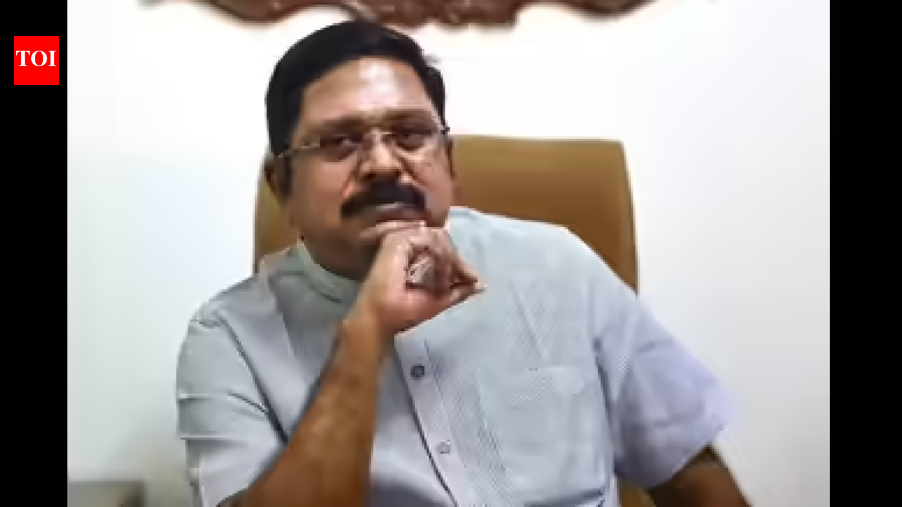 Dhinakaran makes veiled attack on Sasikala and OPS