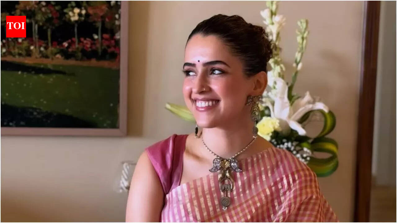 Sanya Malhotra buys home in Mumbai, drops Griha Pravesh PICS