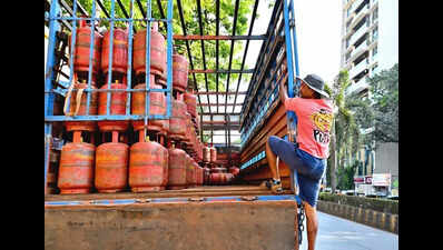 Maharashtra rations commercial LPG supply; hospitals, schools to get 100% allocation