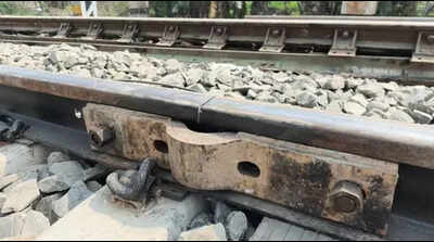 Bodies found on rly tracks in Dumka