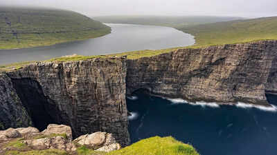 Science behind the Faroe Islands’ largest lake that appears to ‘float’ above the Atlantic Ocean