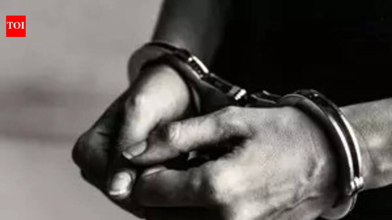 Schoolteacher held on sexual abuse charge