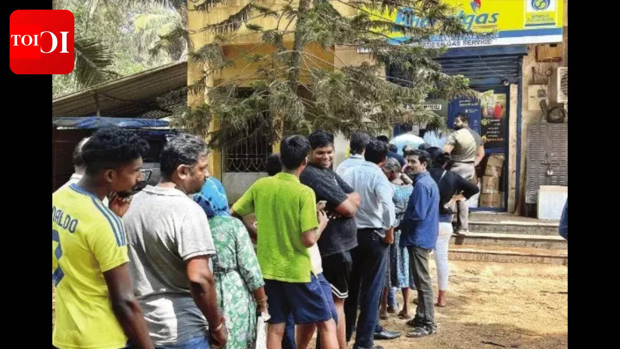 Civil supplies dept deploys officials at gas agencies to prevent hoarding