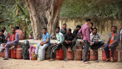 Gurgaon metro project site struggles to prepare meals for 600 workers