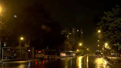 Delhi Rain: Rain lashes several parts of Delhi; temperature likely to drop to 27–29°C | Delhi News – The Times of India