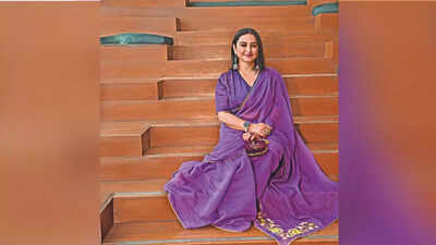  Divya Dutta