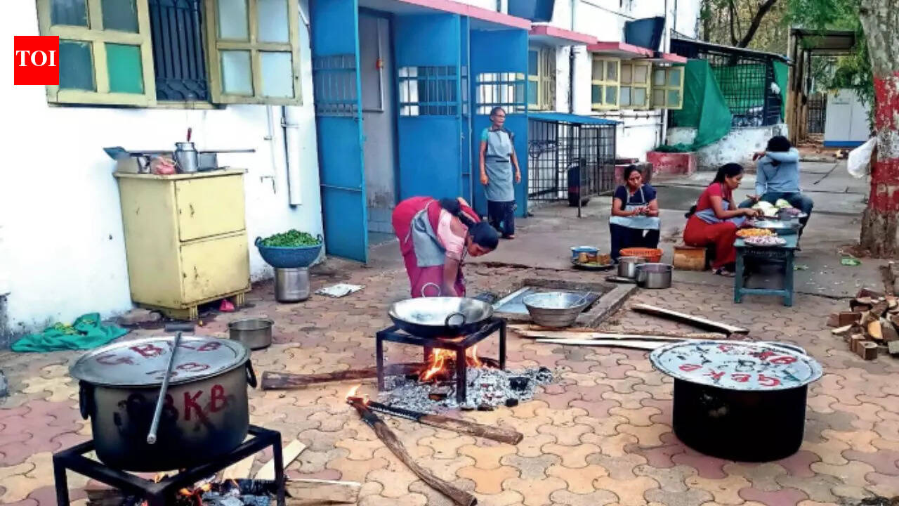 Hyderabad’s food industry could face Rs 100 crore losses per day amid LPG shortage