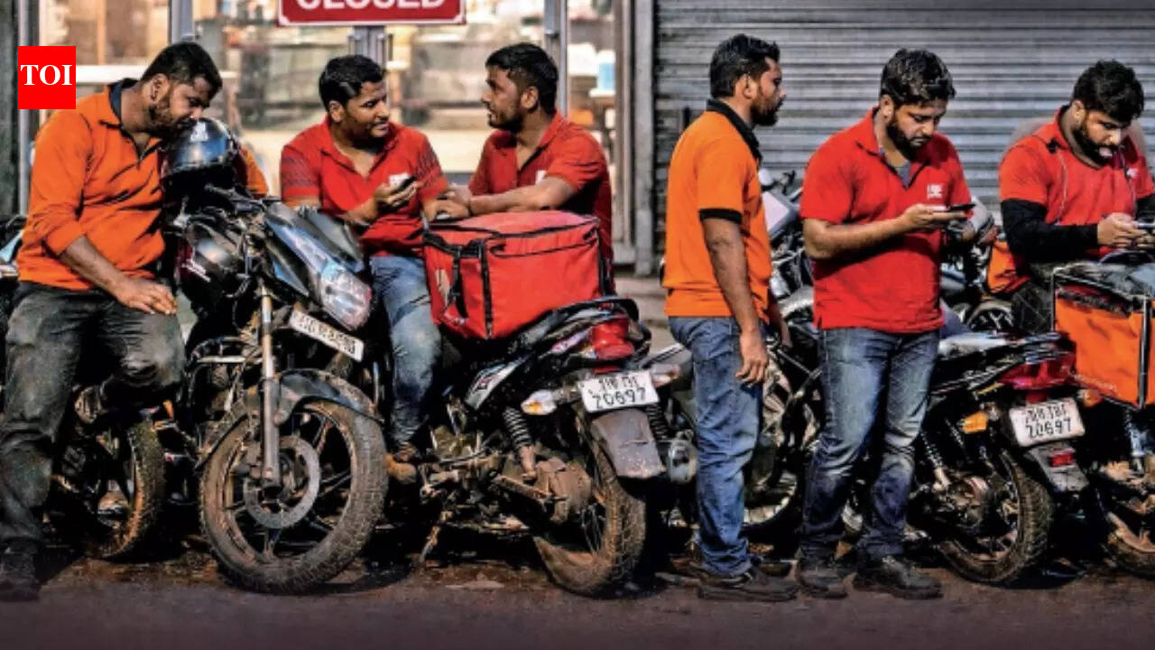 LPG shortage in Hyderabad: Earnings halved, rue food delivery executives