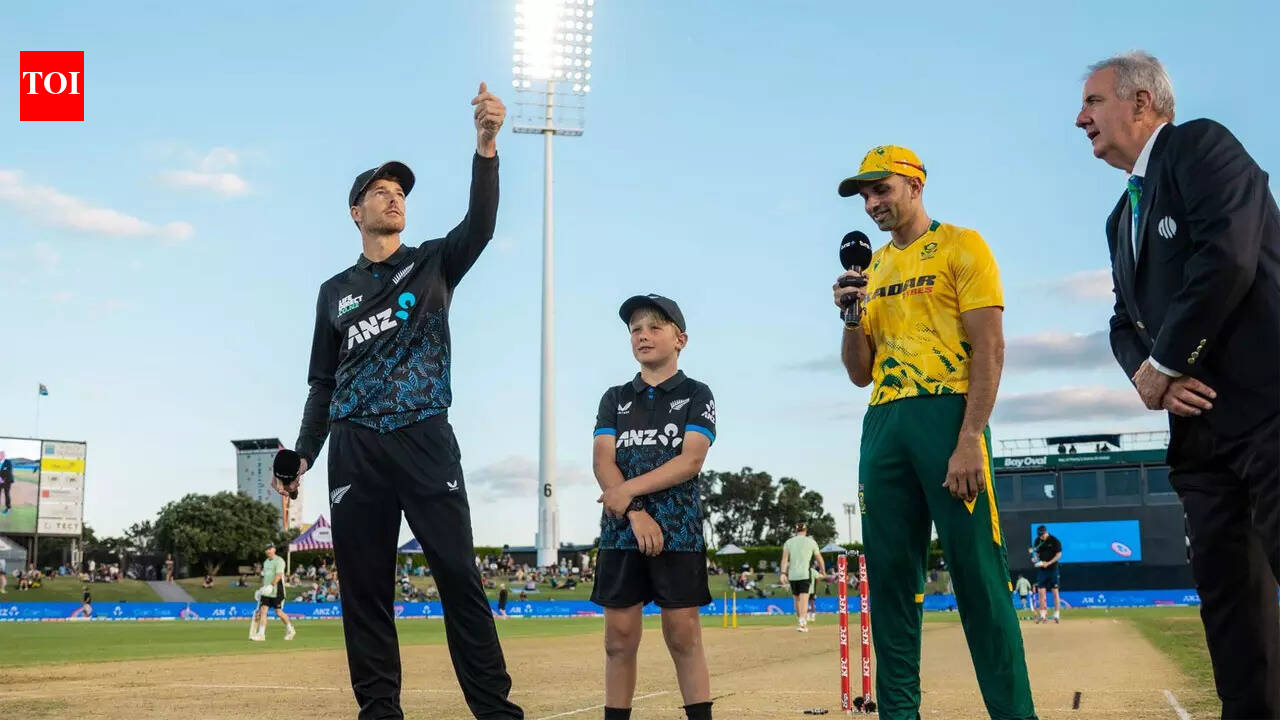 1st T20I Live: New Zealand opt to bat against South Africa