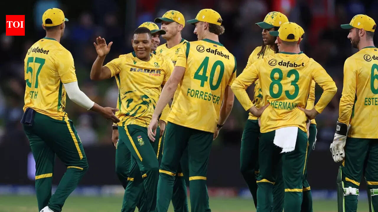 1st T20I Live: Coetzee, Baartman shine as SA bowl NZ out for 91