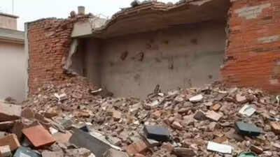 2 killed, 6 injured as wall of house collapses during wedding gathering in Bihar