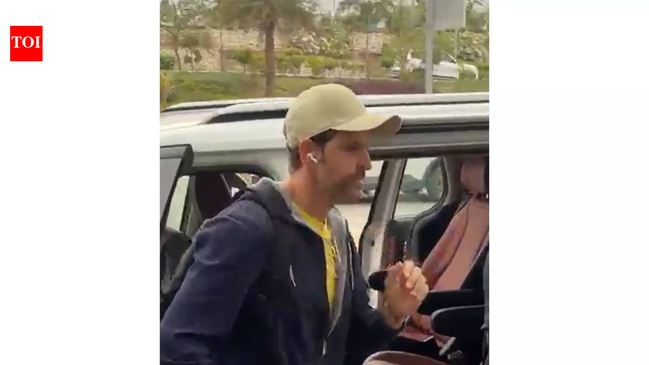 Hrithik Roshan greets fans at Jolly Grant Airport: Actor poses for selfies in stylish travel look