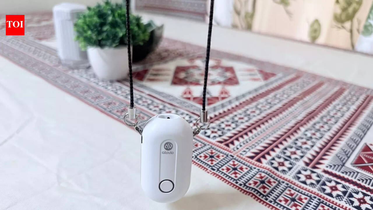 Atovio Pebble wearable air purifier review: Cleaner air on the go