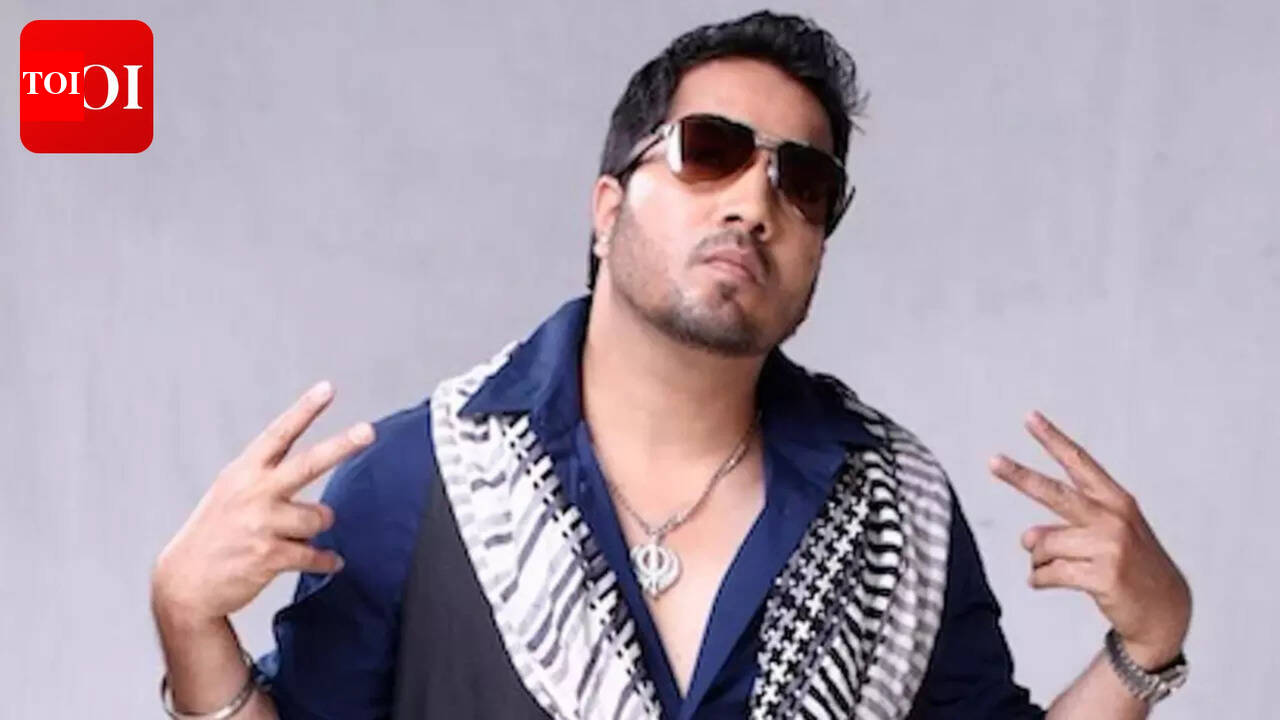'You’re the struggler': Mika Singh shares hilarious story of how his bodyguard refused to work for him thirty years ago