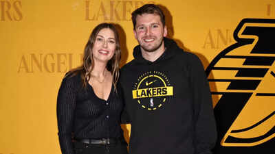 Fans react as tennis icon Maria Sharapova's photo with NBA star Luka Doncic goes viral after Lakers’ overtime win vs Nuggets: "Legends"