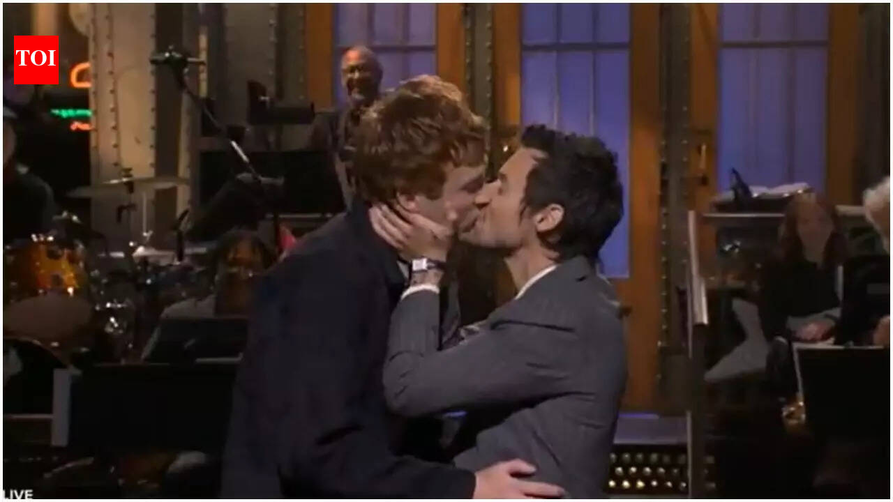 ‘Now that’s queerbaiting’: Harry Styles seals Saturday Night Live monologue by unexpectedly kissing male comedian