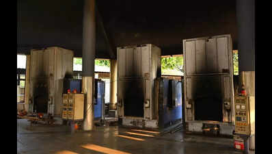 Gas shortage hits crematoriums in Vijayawada, families turn to costly firewood