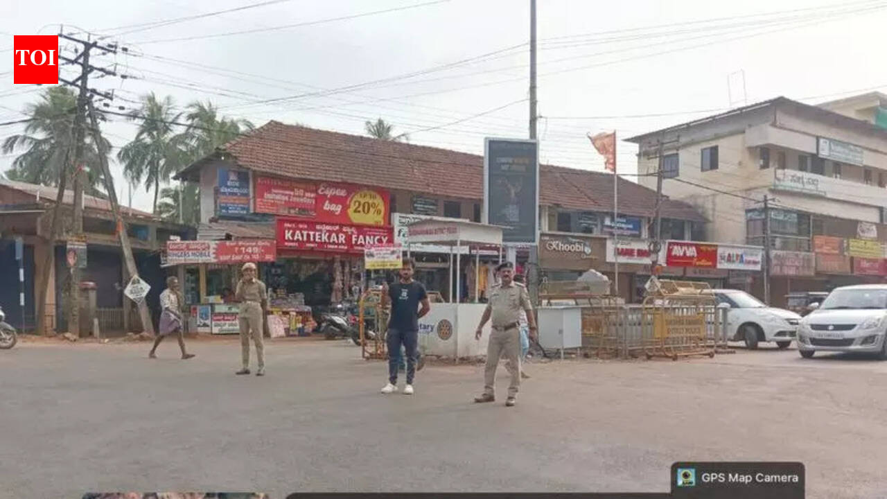 Court orders traffic violator to hold placards on road safety rules