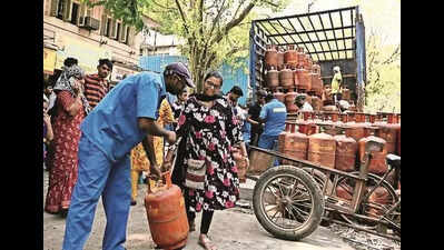 Amid LPG curbs, snack vendors hiking prices