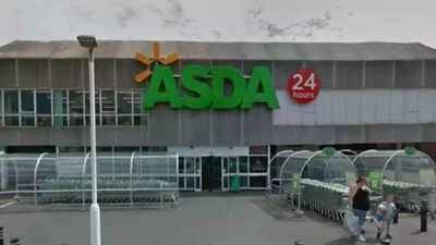 Masked gang armed with knives attack people outside supermarket in Nottinghamshire, 2 arrested