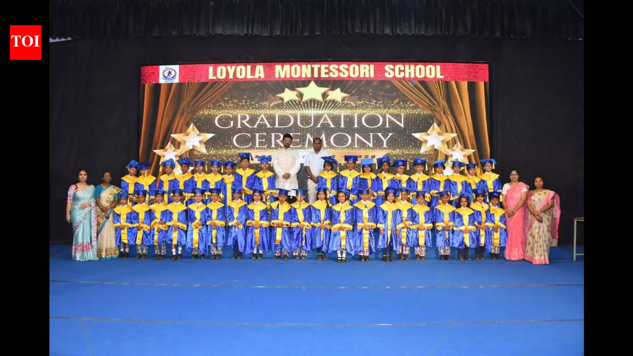 Graduation, Annual Day and iftaar mark campus celebrations