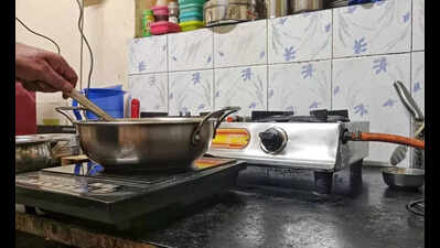 Restrictions on LPG access force Pune residents to tweak their cooking habits, meal selections