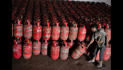 LPG bookings shoot up in a week, supply remains steady in Hyderabad