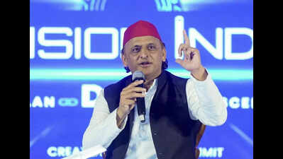 BJP functioning not as a political party but as a gang: Akhilesh in Maharashtra