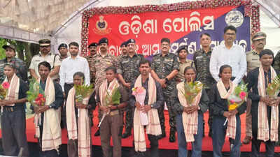 11 Maoists, carrying collective bounty of Rs 63 lakh, surrender in Odisha