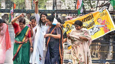 Left looks to rewrite Kerala story, United Democratic Front eyes return to old plot