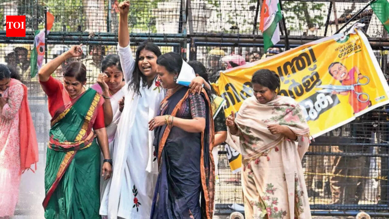 Left looks to rewrite Kerala story, United Democratic Front eyes return to old plot