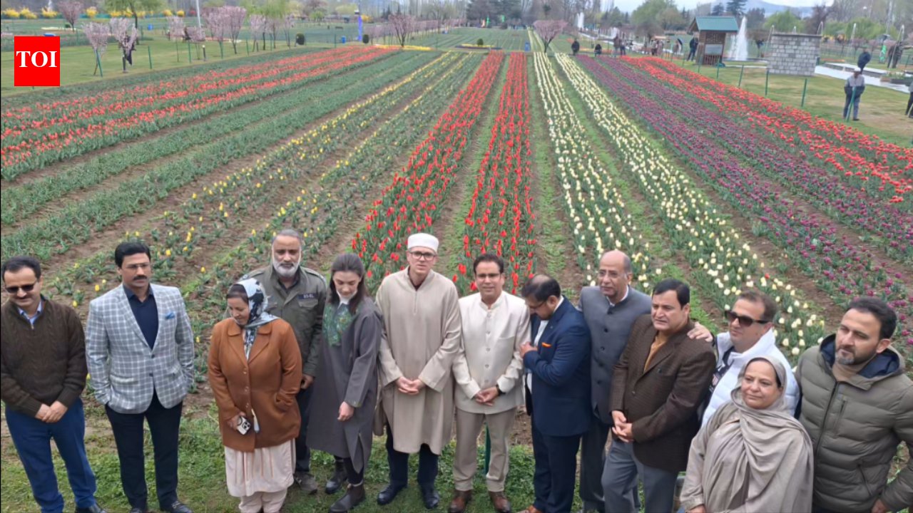 ट्यूलिप गार्डन श्रीनगर: एशिया का सबसे बड़ा ट्यूलिप गार्डन श्रीनगर में खुला, जो वसंत के आगमन का प्रतीक है; सीएम उमर अब्दुल्ला ने आज इसका उद्घाटन किया |