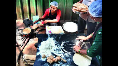 LPG shortage disrupts Bengaluru kitchens