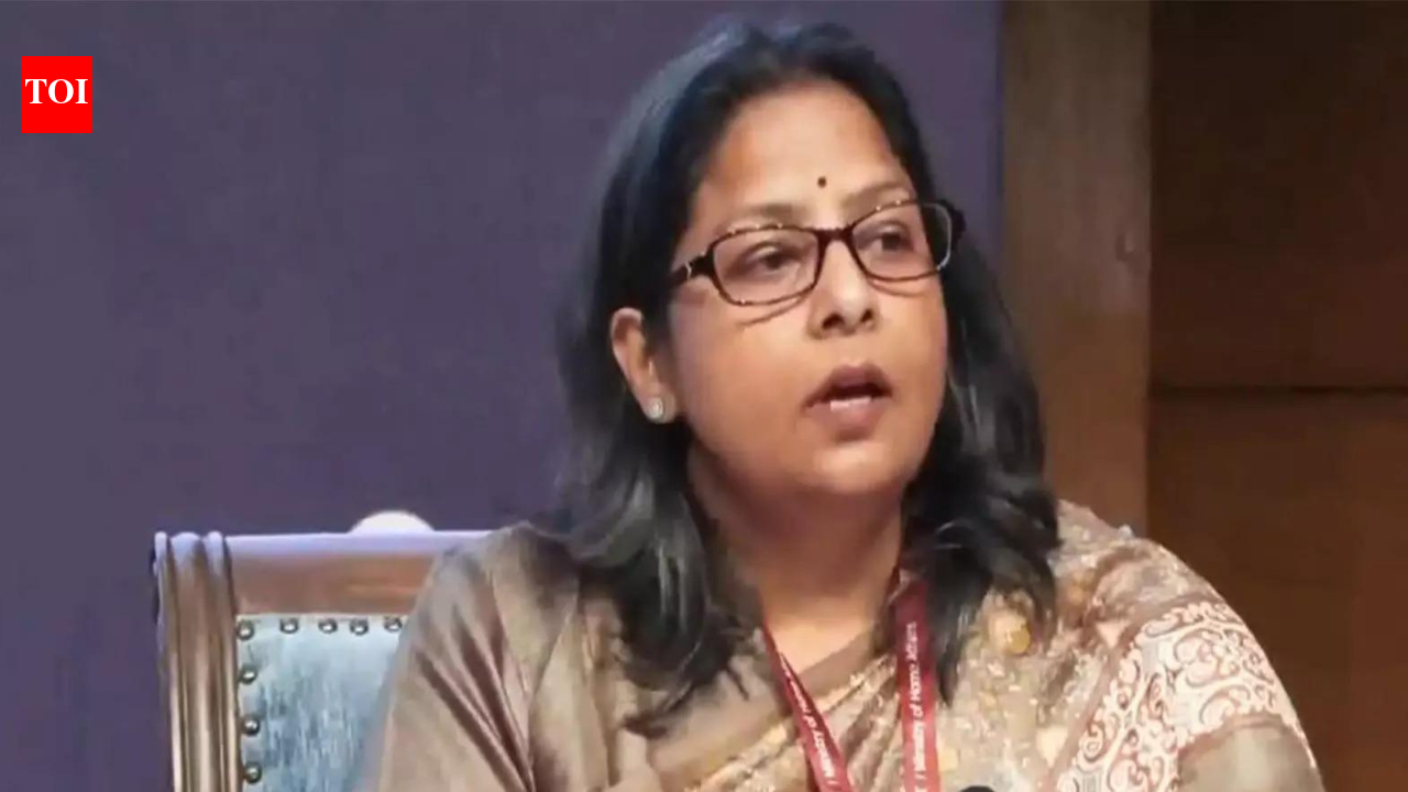 Crude oil stocks adequate, refineries running at full capacity &amp; petrol pumps operating normally: Govt