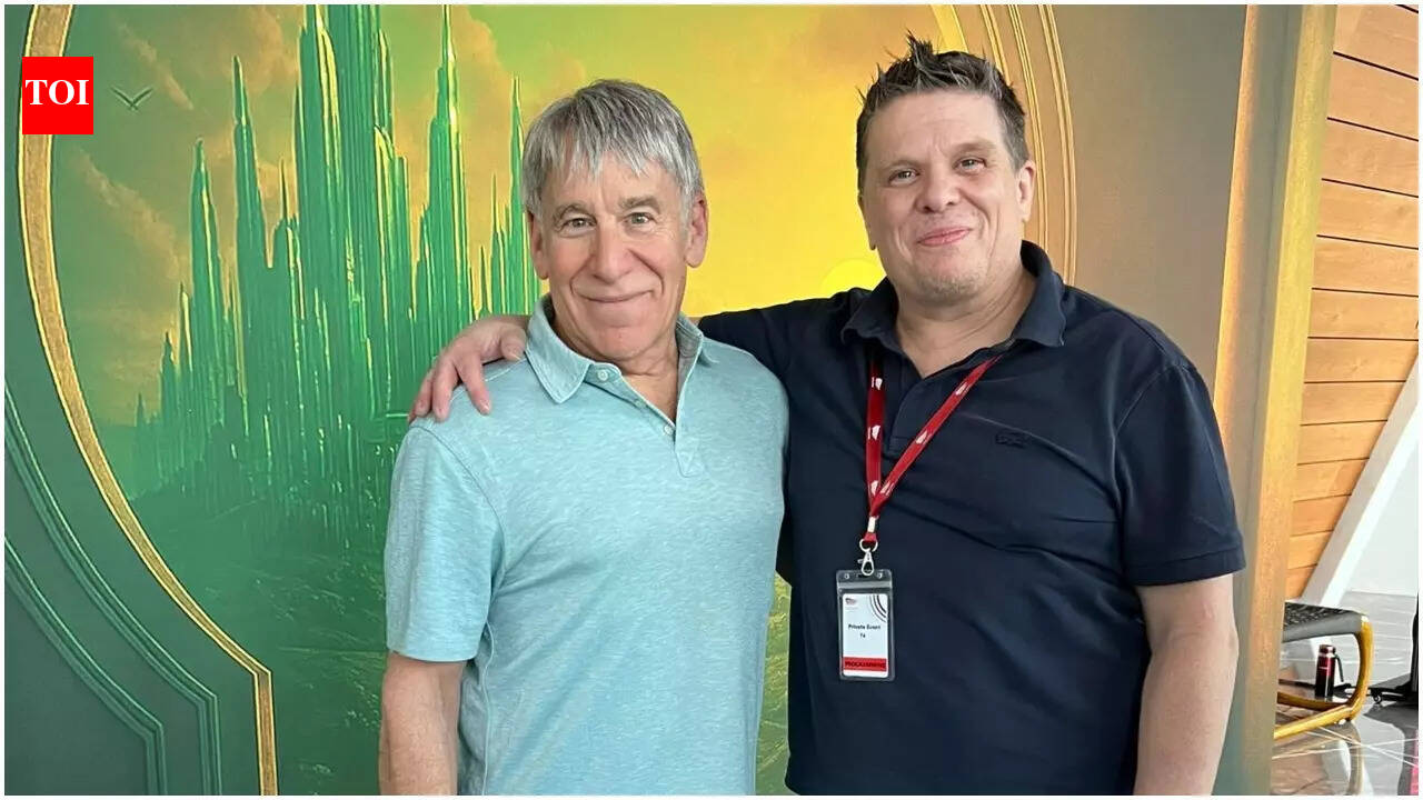 'Wicked' musical director John Stefaniuk on live music on the stage: 'It is so exciting to hear the orchestra whisk us away'