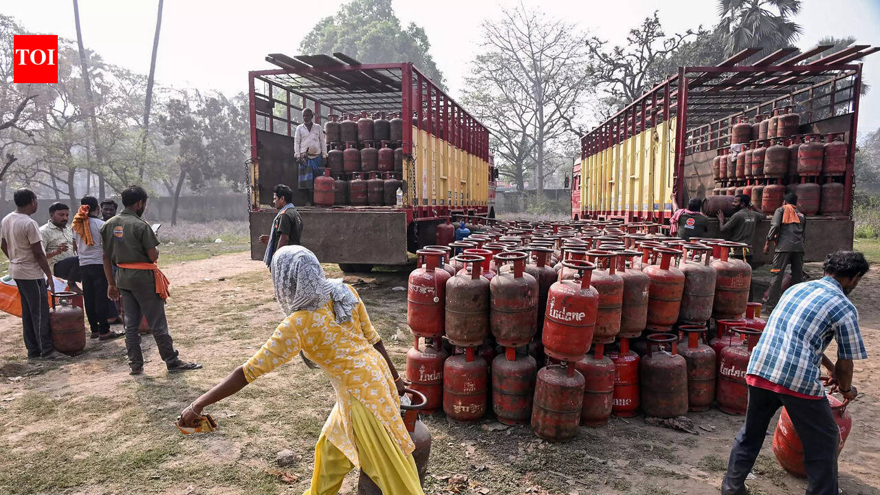 Ghost LPG deliveries spark outrage among people in Patna, DM orders action