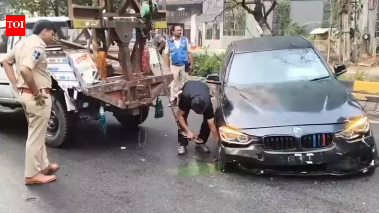 2 youngsters injured after BMW crashes into median in Hyderabad after ...