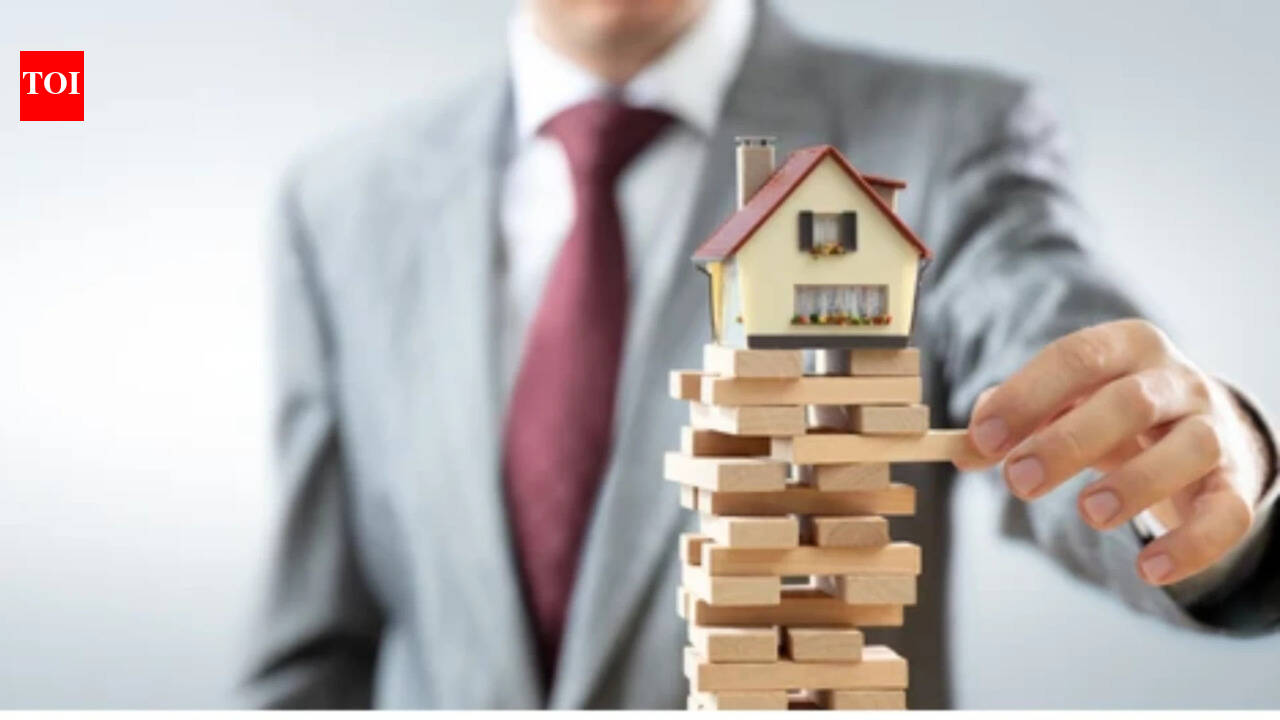 Foreign buyers sweep up 78,000 US homes, threatening the 'American Dream'