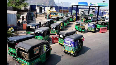 CNG shortage forces auto drivers to wait in long queues, pay extra charges in Vijayawada