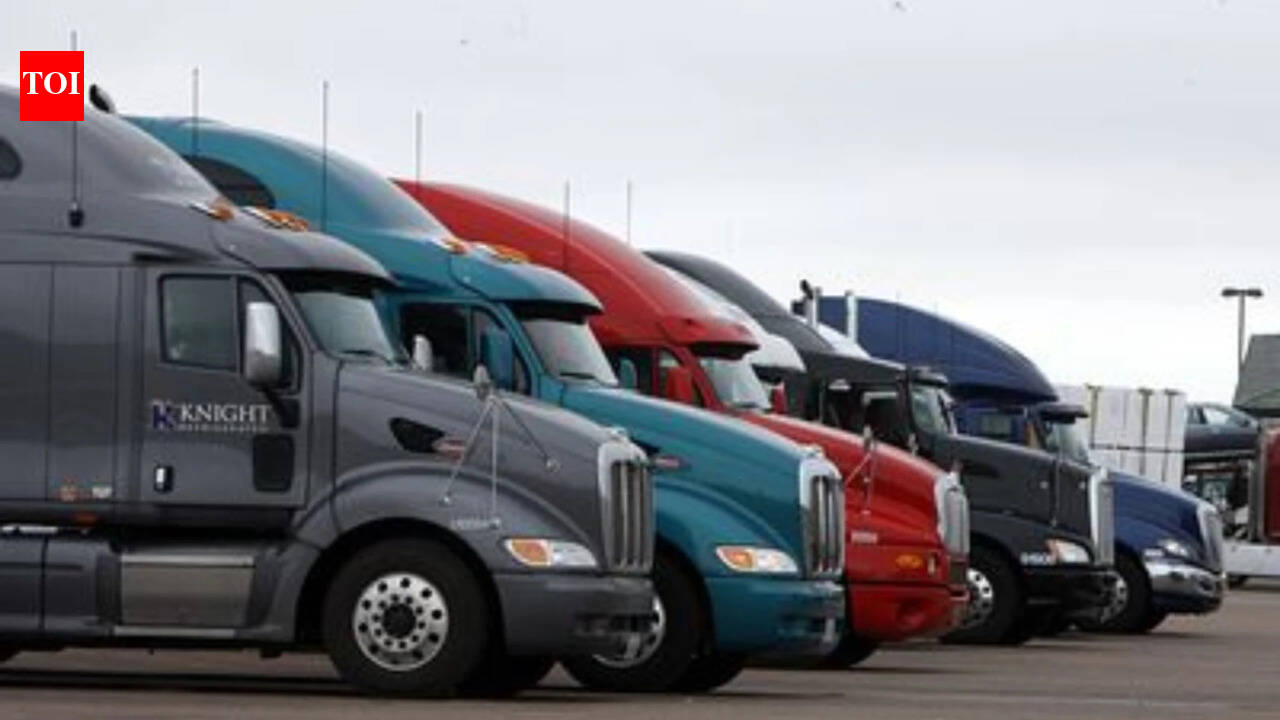 200,000 immigrant truck drivers in jeopardy: Trump's rule to cancel commercial drivers’ licenses takes effect